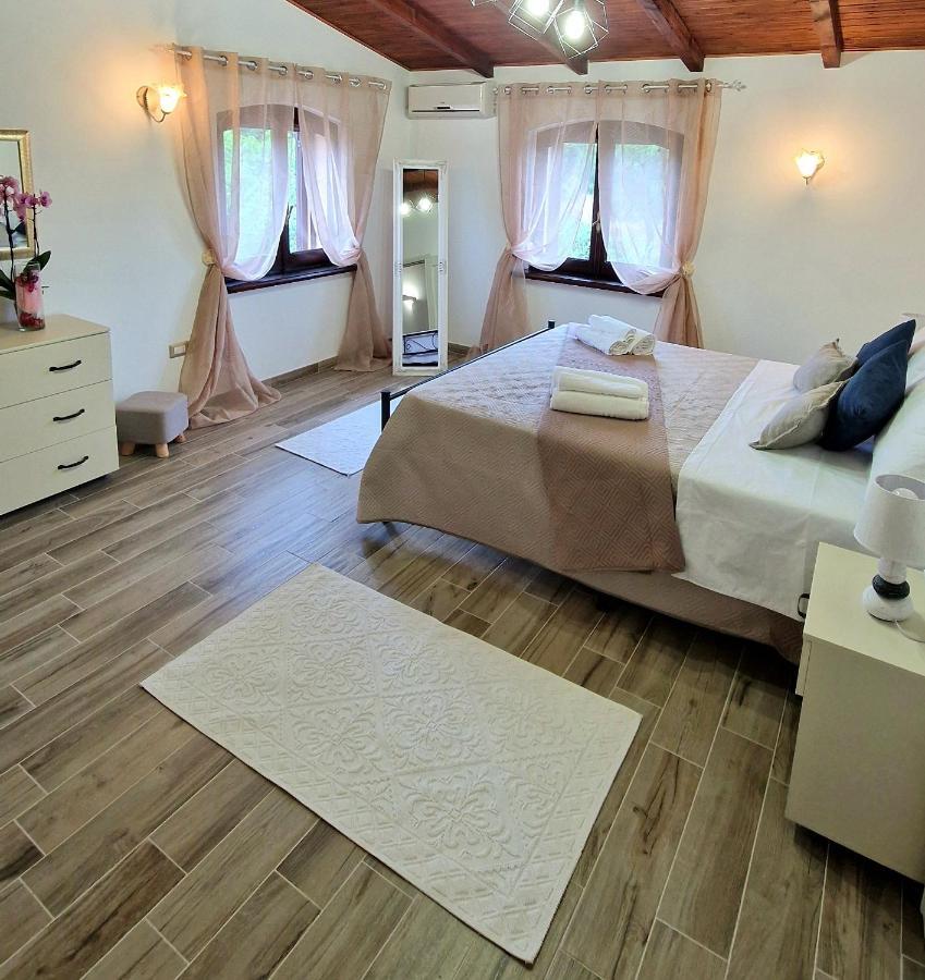 La Corte Liberty Rosa Iglesias Luaran gambar